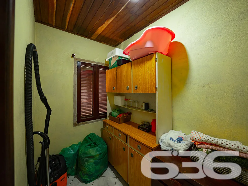 CASA COM LAGO E AMPLO TERRENO EM JARAGUÁ DO SUL!

