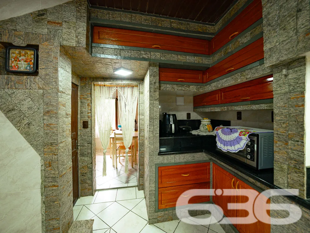 CASA COM LAGO E AMPLO TERRENO EM JARAGUÁ DO SUL!

