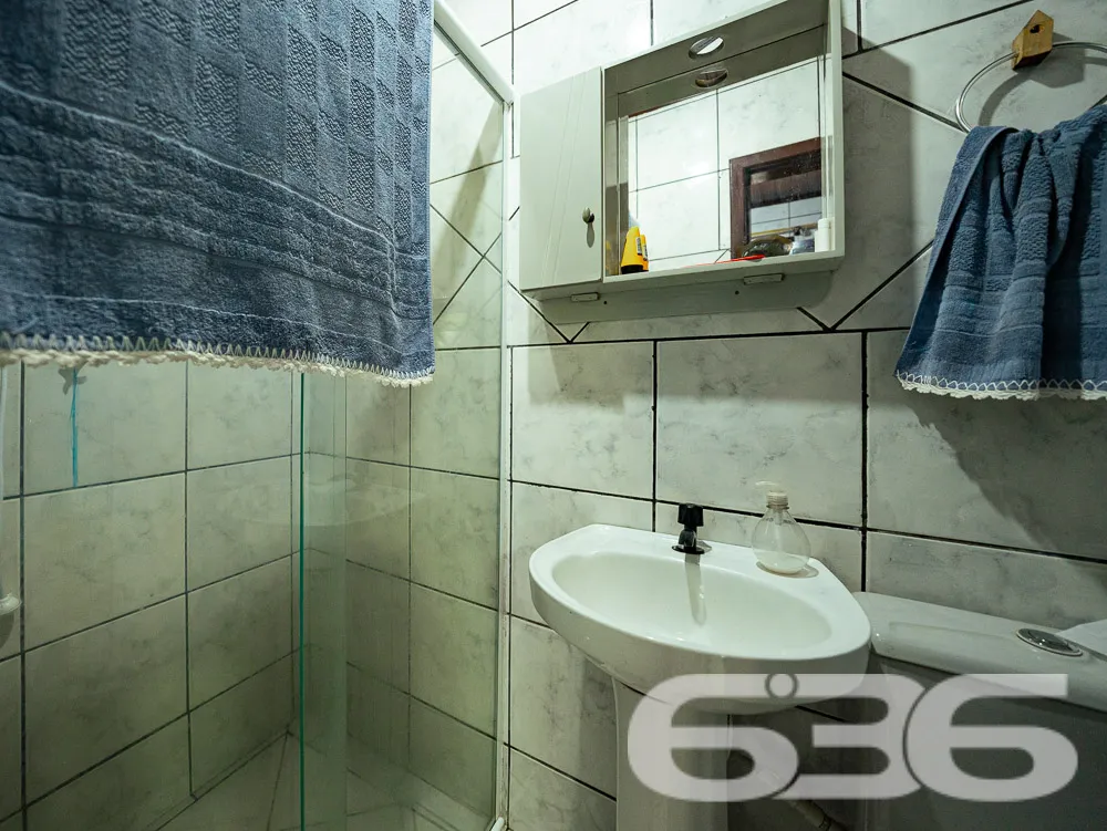 CASA COM LAGO E AMPLO TERRENO EM JARAGUÁ DO SUL!

