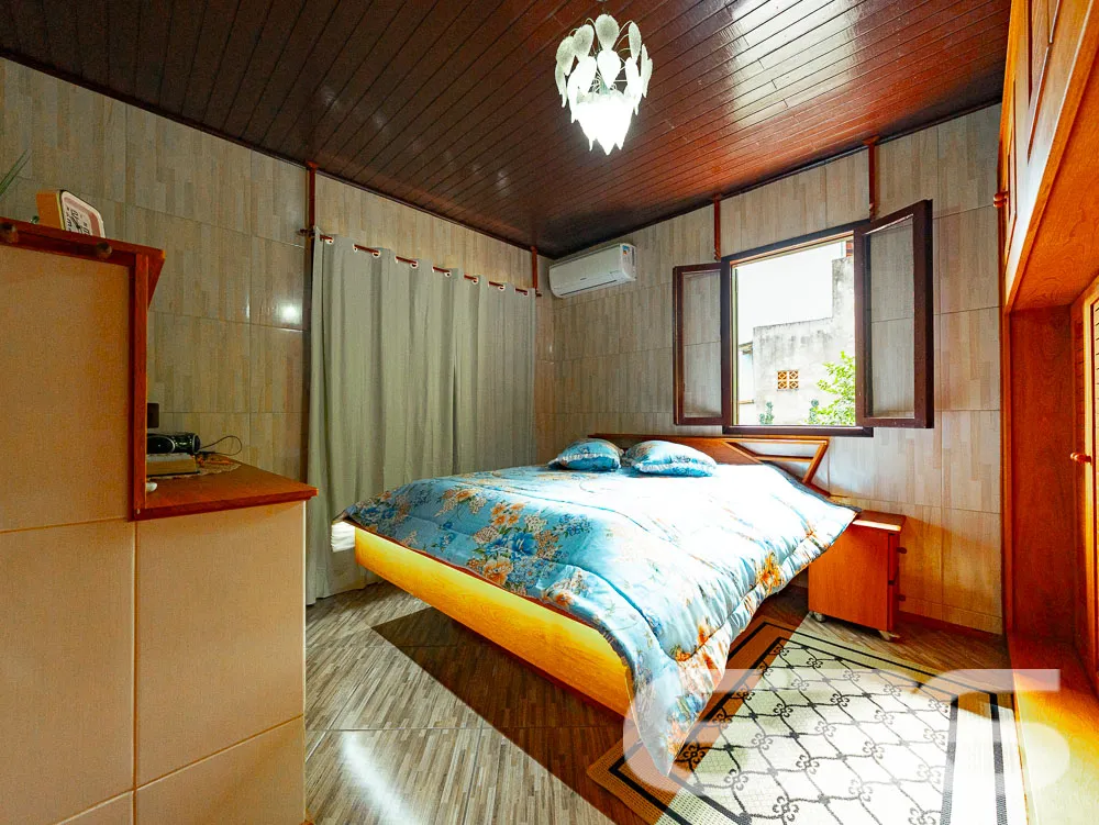 CASA COM LAGO E AMPLO TERRENO EM JARAGUÁ DO SUL!

