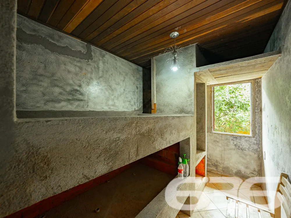 CASA COM LAGO E AMPLO TERRENO EM JARAGUÁ DO SUL!

