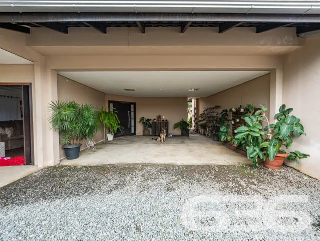 VENDE-SE SOBRADO COM 3 SUÍTES NO PARQUE GUARANI!

