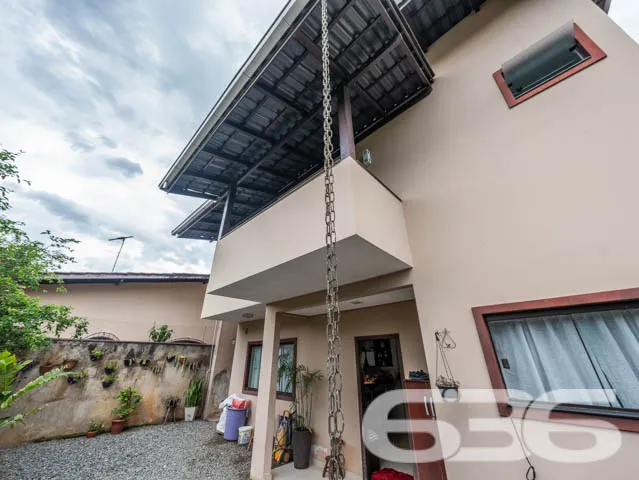 VENDE-SE SOBRADO COM 3 SUÍTES NO PARQUE GUARANI!

