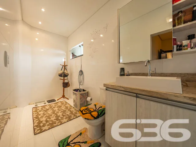 VENDE-SE SOBRADO COM 3 SUÍTES NO PARQUE GUARANI!

