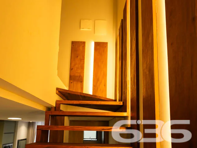 SOBRADO COM SUÍTE E CLOSET + DORMITÓRIO NO BAIRRO 