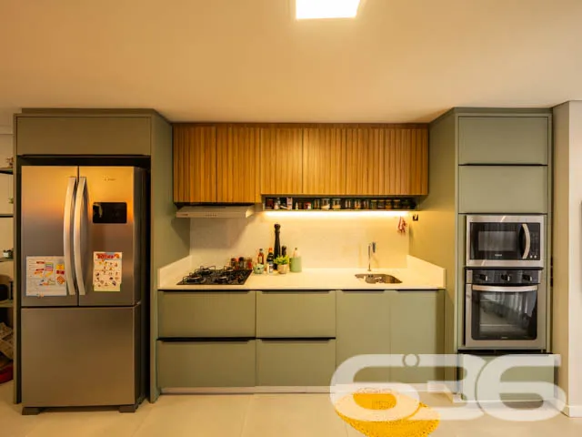 SOBRADO COM SUÍTE E CLOSET + DORMITÓRIO NO BAIRRO 