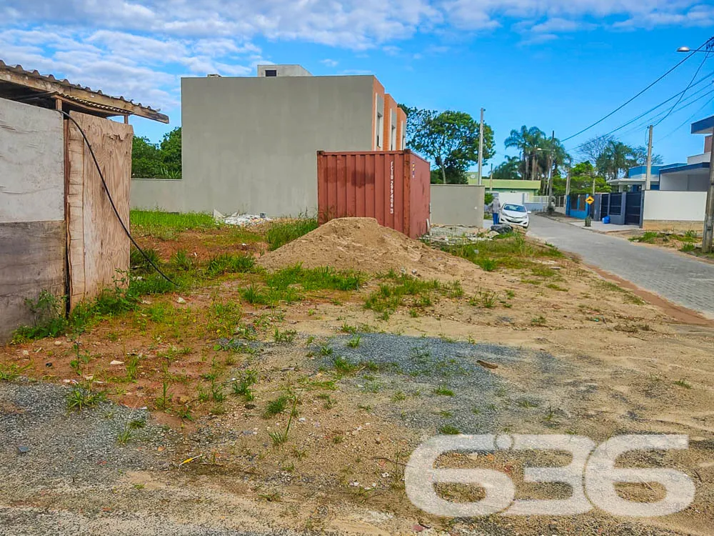 VENDE-SE TERRENO EM UBATUBA, SÃO FRANCISCO DO SUL!