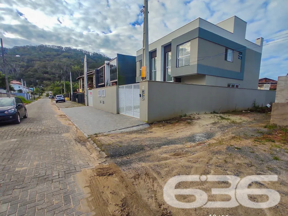 VENDE-SE TERRENO EM UBATUBA, SÃO FRANCISCO DO SUL!