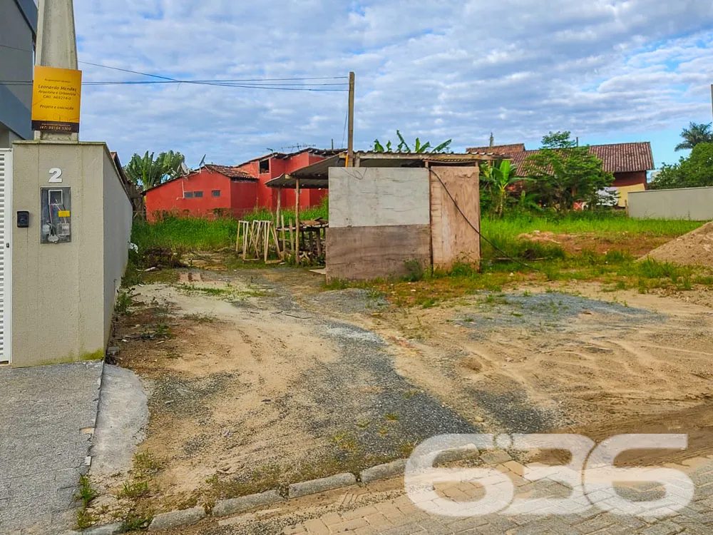 VENDE-SE TERRENO EM UBATUBA, SÃO FRANCISCO DO SUL!
