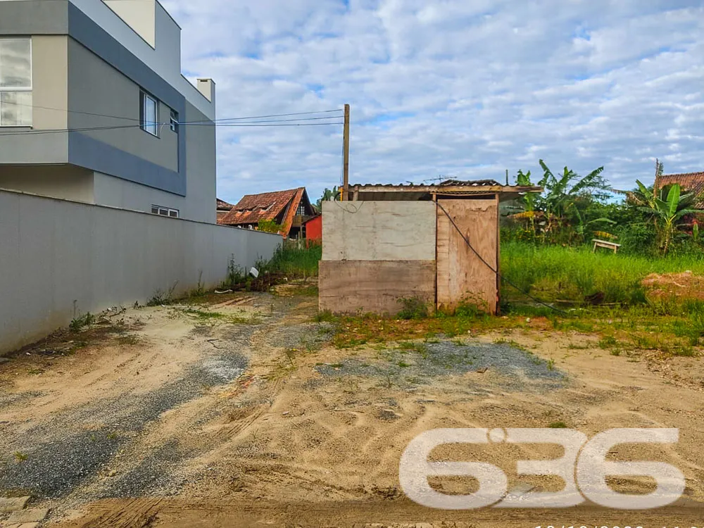 VENDE-SE TERRENO EM UBATUBA, SÃO FRANCISCO DO SUL!