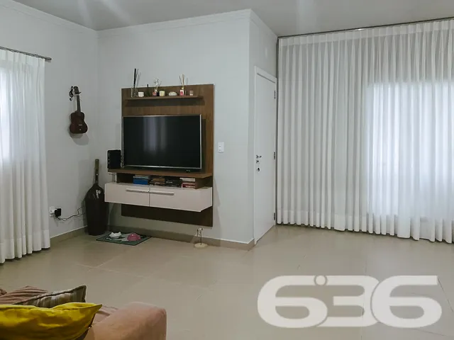 IMÓVEL COM SUÍTE + 2 DORMITÓRIOS NO BAIRRO PETRÓPO