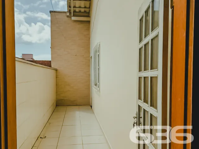 BAIRRO BUCAREIN: SOBRADO AMPLO COM SUĂTE + DORMITĂ