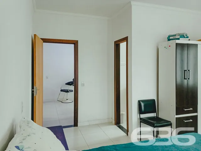 BAIRRO BUCAREIN: SOBRADO AMPLO COM SUĂTE + DORMITĂ