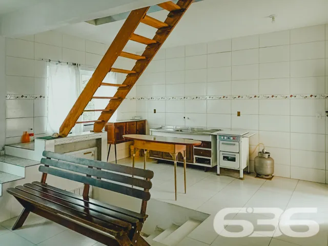 BAIRRO BUCAREIN: SOBRADO AMPLO COM SUĂTE + DORMITĂ