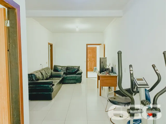 BAIRRO BUCAREIN: SOBRADO AMPLO COM SUĂTE + DORMITĂ