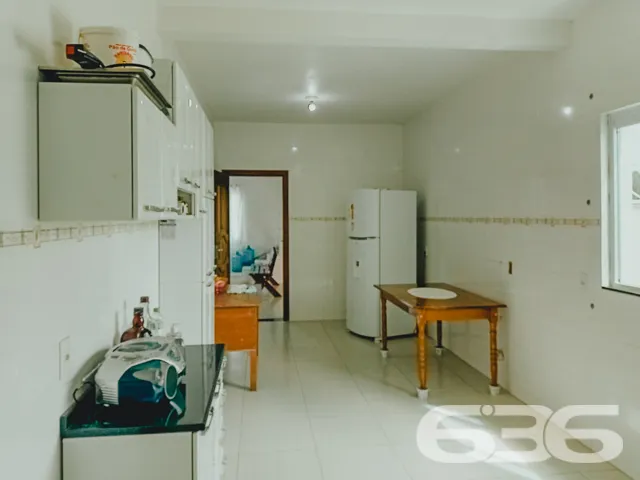 BAIRRO BUCAREIN: SOBRADO AMPLO COM SUĂTE + DORMITĂ