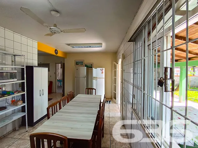 IMÓVEL COM SUÍTE + 2 DORMITÓRIOS NO CORAÇÃO DE BAL