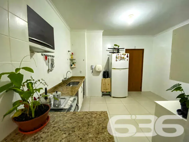 APARTAMENTO AMPLO COM SUÍTE + 2 DORMITÓRIOS NO CEN