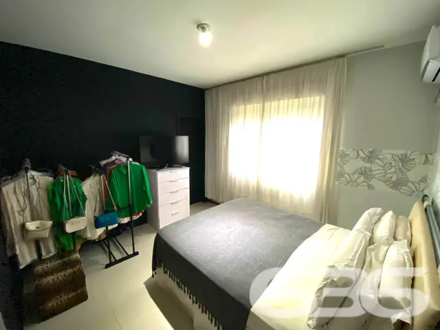 APARTAMENTO AMPLO COM SUÍTE + 2 DORMITÓRIOS NO CEN