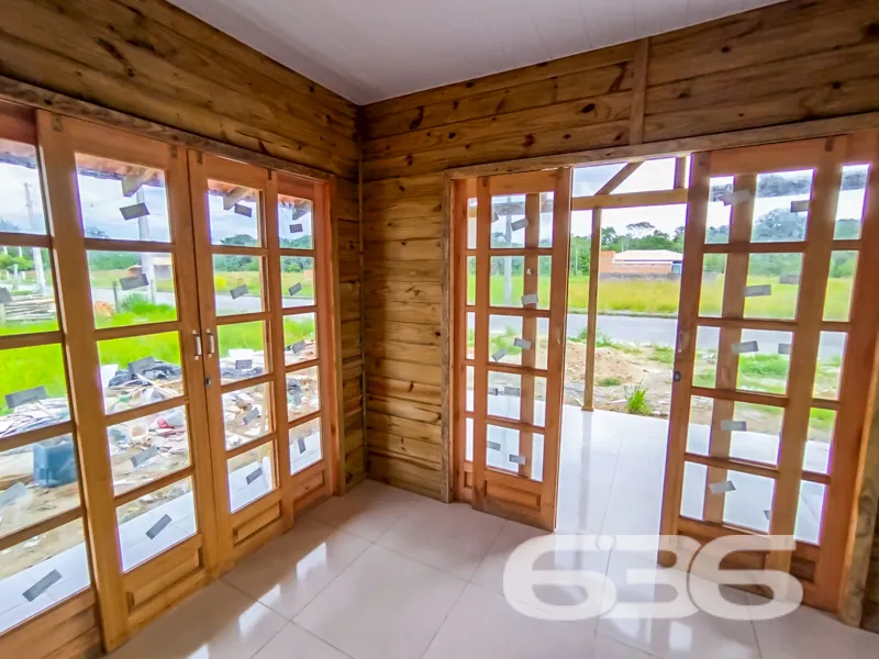 Casa à venda na praia de Ubatuba em São Francisco 