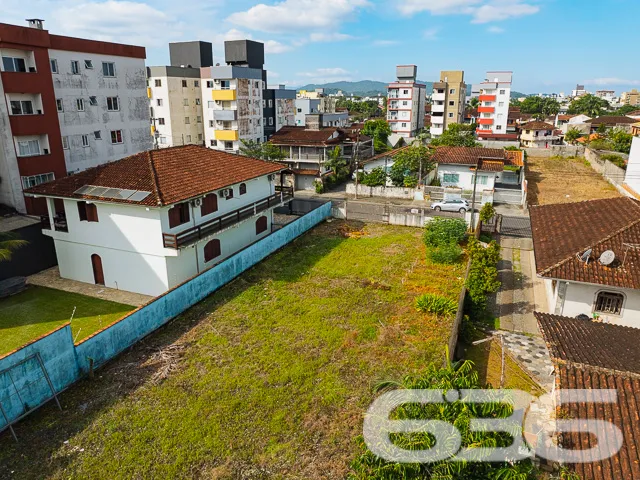 Descubra o potencial deste magnĂfico sobrado local