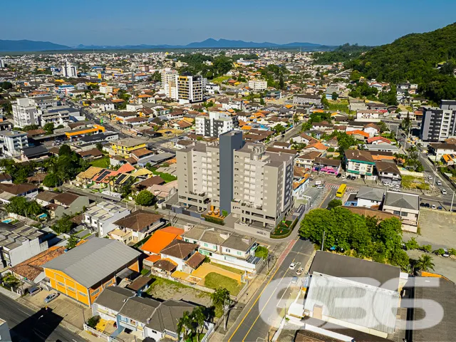 Apartamento à Venda no Bairro Saguaçu, Joinville/S