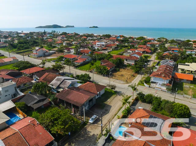 Descubra a versatilidade e o potencial deste imóve