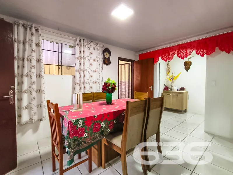 Casa à venda no bairro Petrópolis, Joinville | 3 q