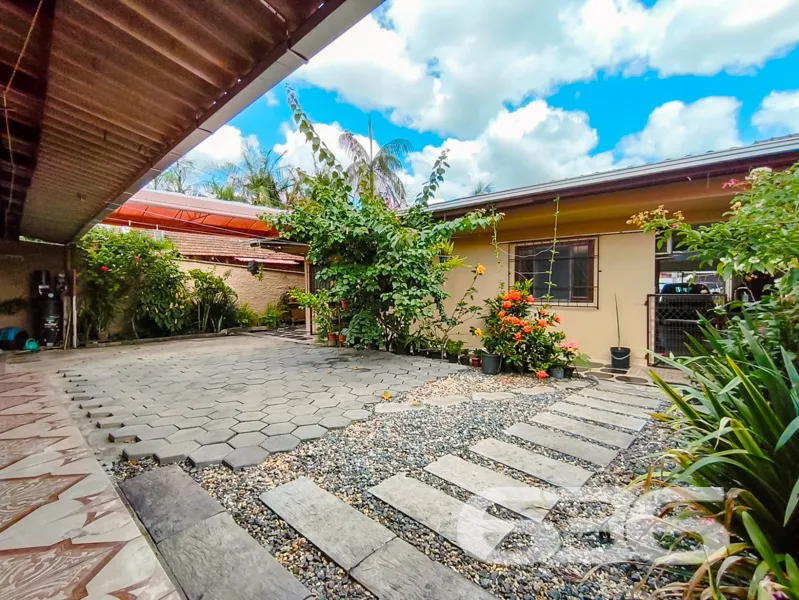 Casa à venda no bairro Petrópolis, Joinville | 3 q