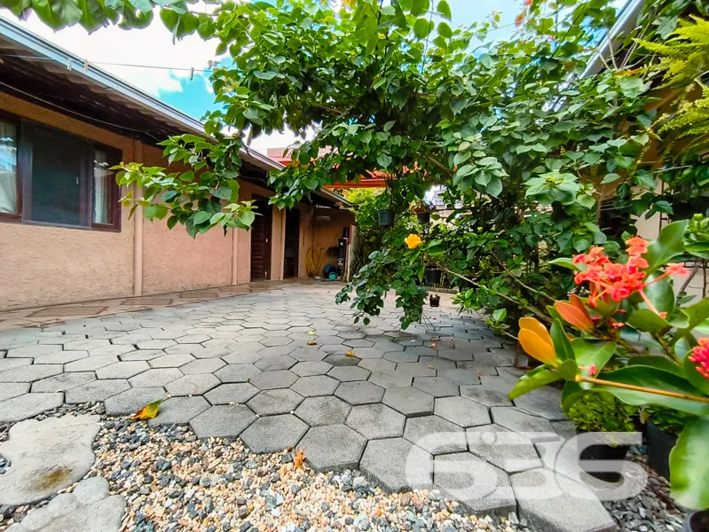 Casa à venda no bairro Petrópolis, Joinville | 3 q