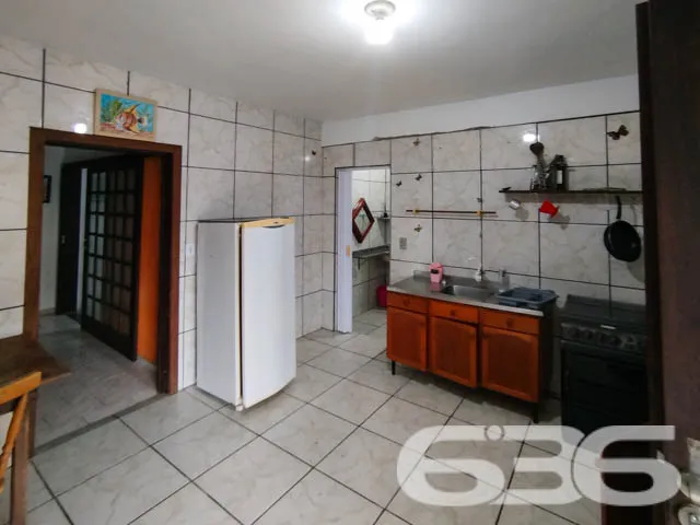 Apresentamos um excelente sobrado no coração de Ba