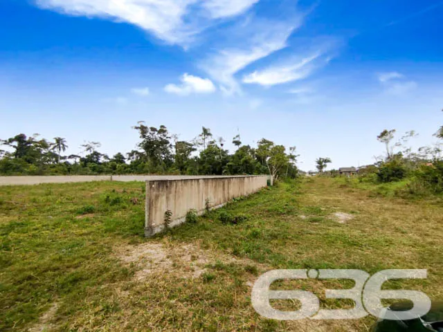 Terreno murado à venda em São Francisco do Sul, SC