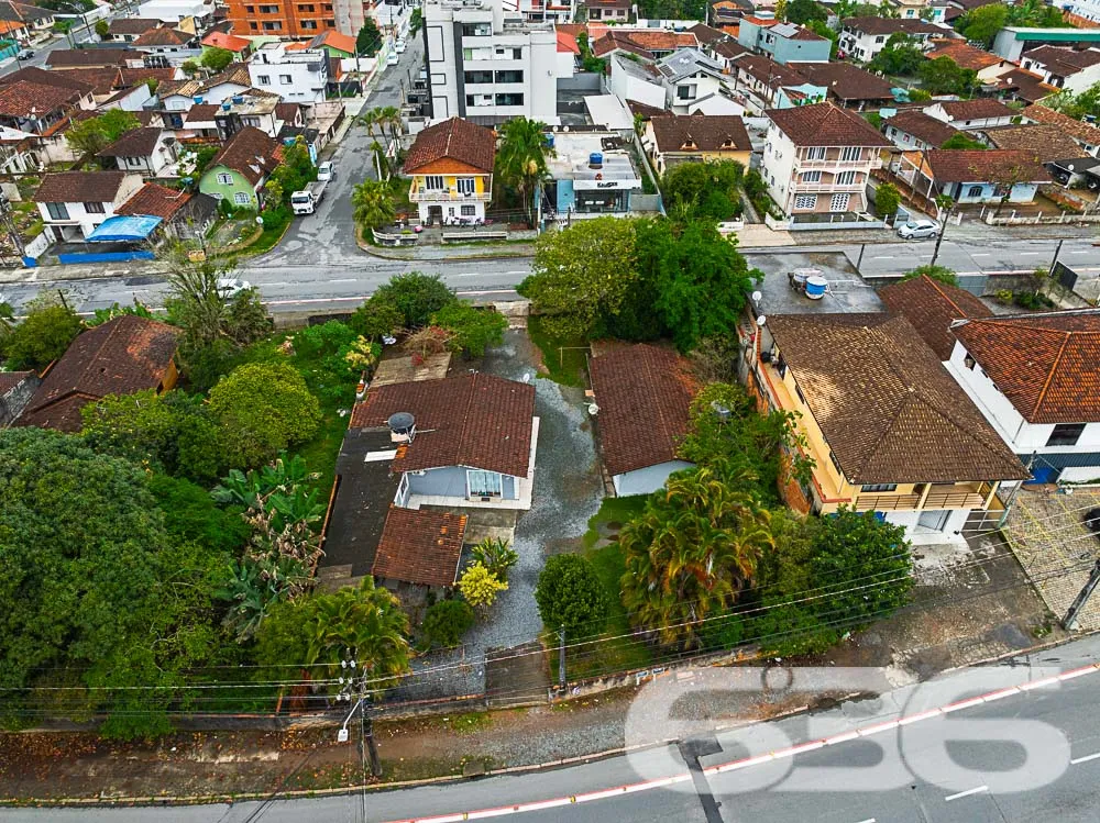 Encante-se com esta Residência no Coração de Joinv