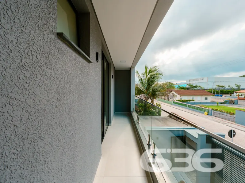 Sobrado à venda no bairro América, Joinville | 2 v