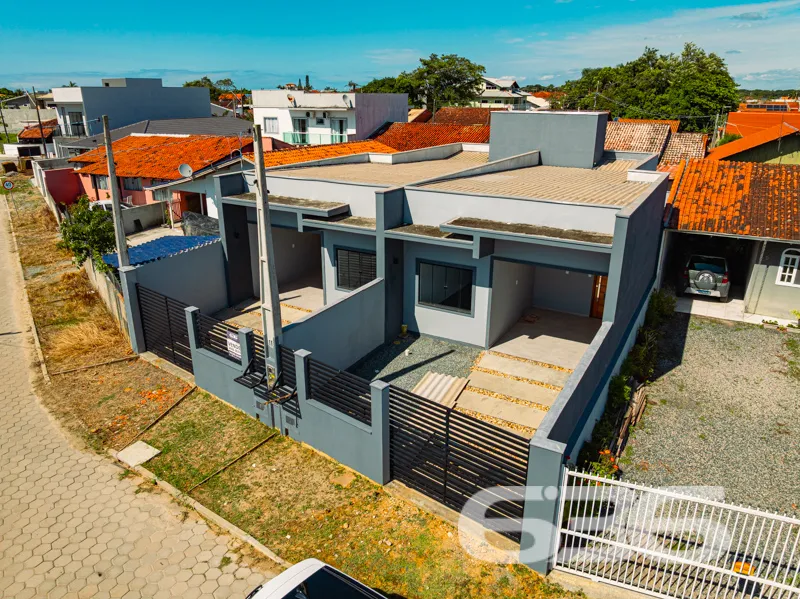 Casa à venda no Centro de Balneário Barra do Sul/S