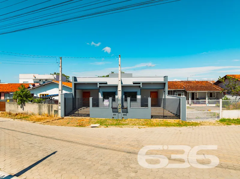 Casa à venda no Centro de Balneário Barra do Sul/S