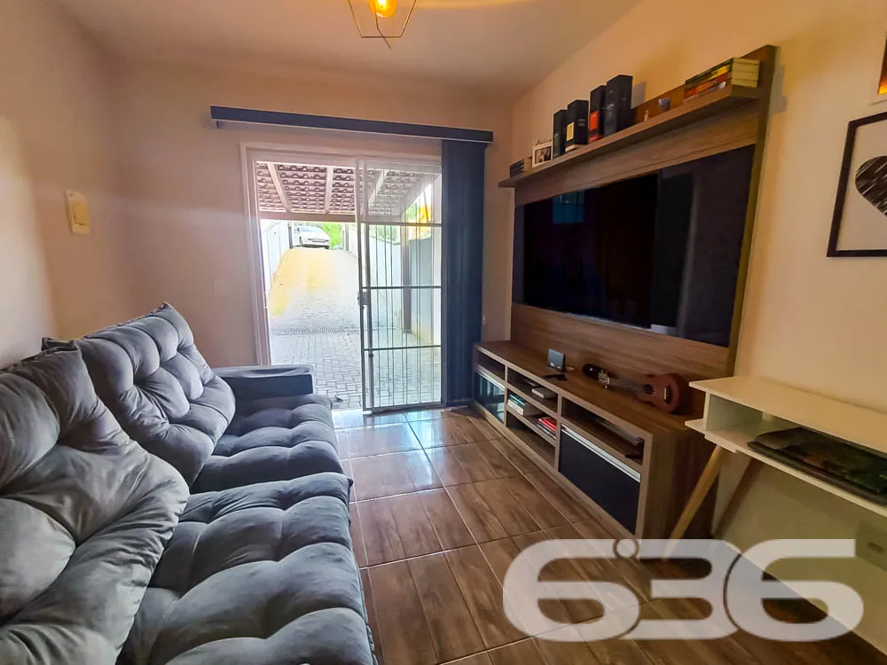 🏡 Sobrado Geminado à Venda - Joinville, SC 🏡

De