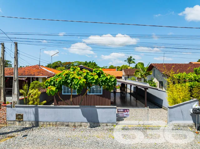 Apresentamos uma excelente oportunidade de residên