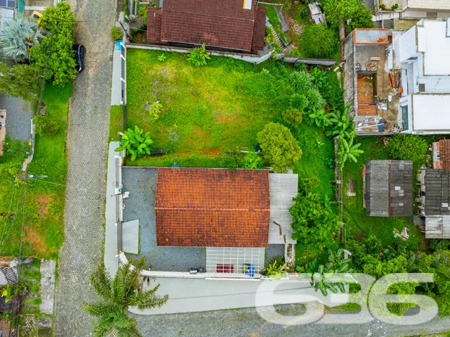 Descubra seu novo começo com este terreno excepcio