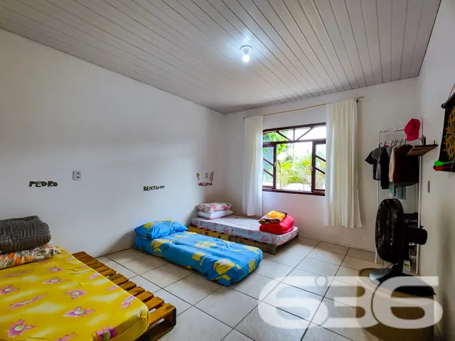 Descubra o Encanto Rústico e Moderno desta Chácara