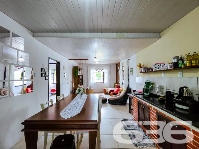 Descubra o Encanto Rústico e Moderno desta Chácara