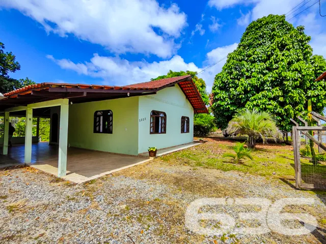 Descubra o Encanto Rústico e Moderno desta Chácara