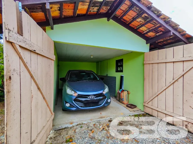 Descubra o Encanto Rústico e Moderno desta Chácara