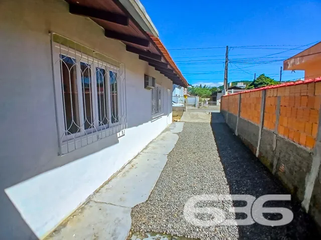 Casa Ă venda no bairro Costa e Silva, Joinville |