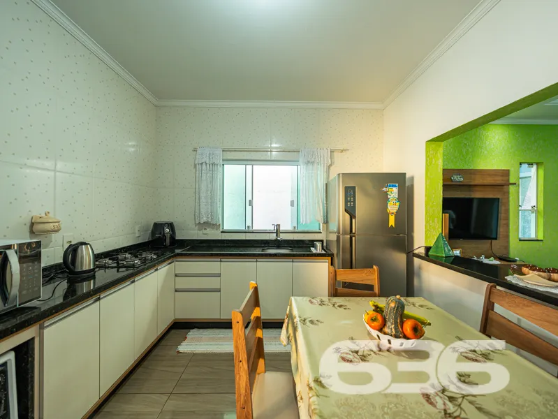 ImĂłvel Ă venda com 2 residĂȘncias independentes Ă v