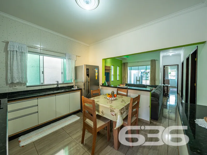 ImĂłvel Ă venda com 2 residĂȘncias independentes Ă v