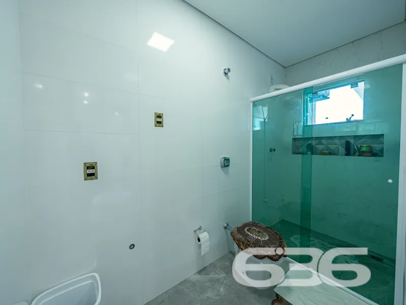 ImĂłvel Ă venda com 2 residĂȘncias independentes Ă v