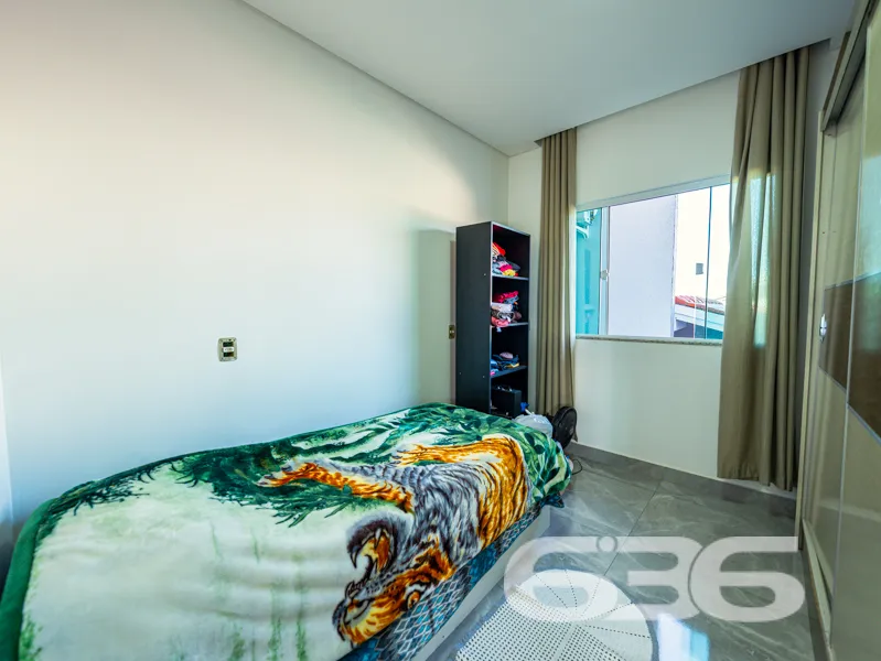 ImĂłvel Ă venda com 2 residĂȘncias independentes Ă v