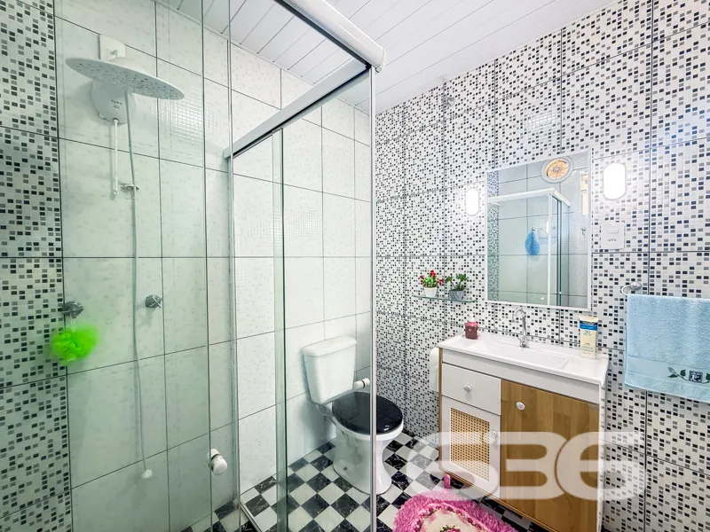 2 Casas à venda no Boehmerwald no mesmo terreno em