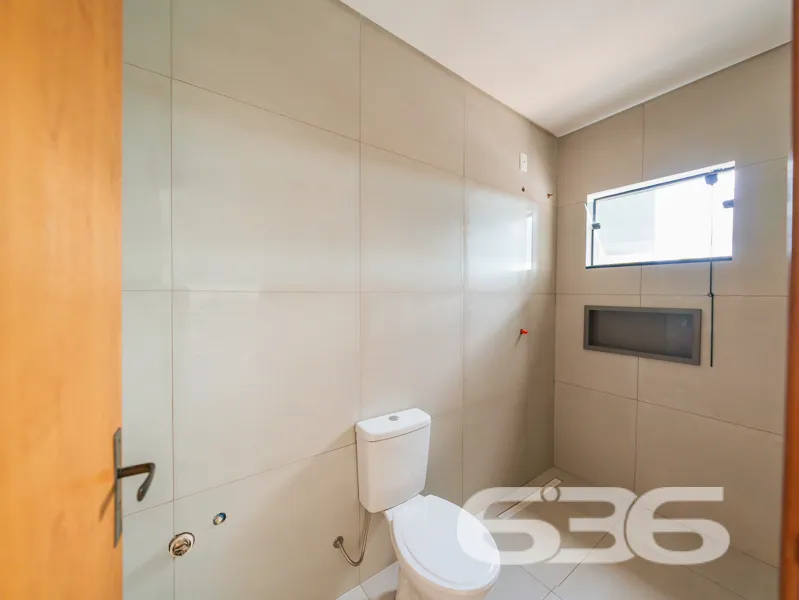 SOBRADO À VENDA COM BELO TERRENO NOS FUNDOS. SOBRA